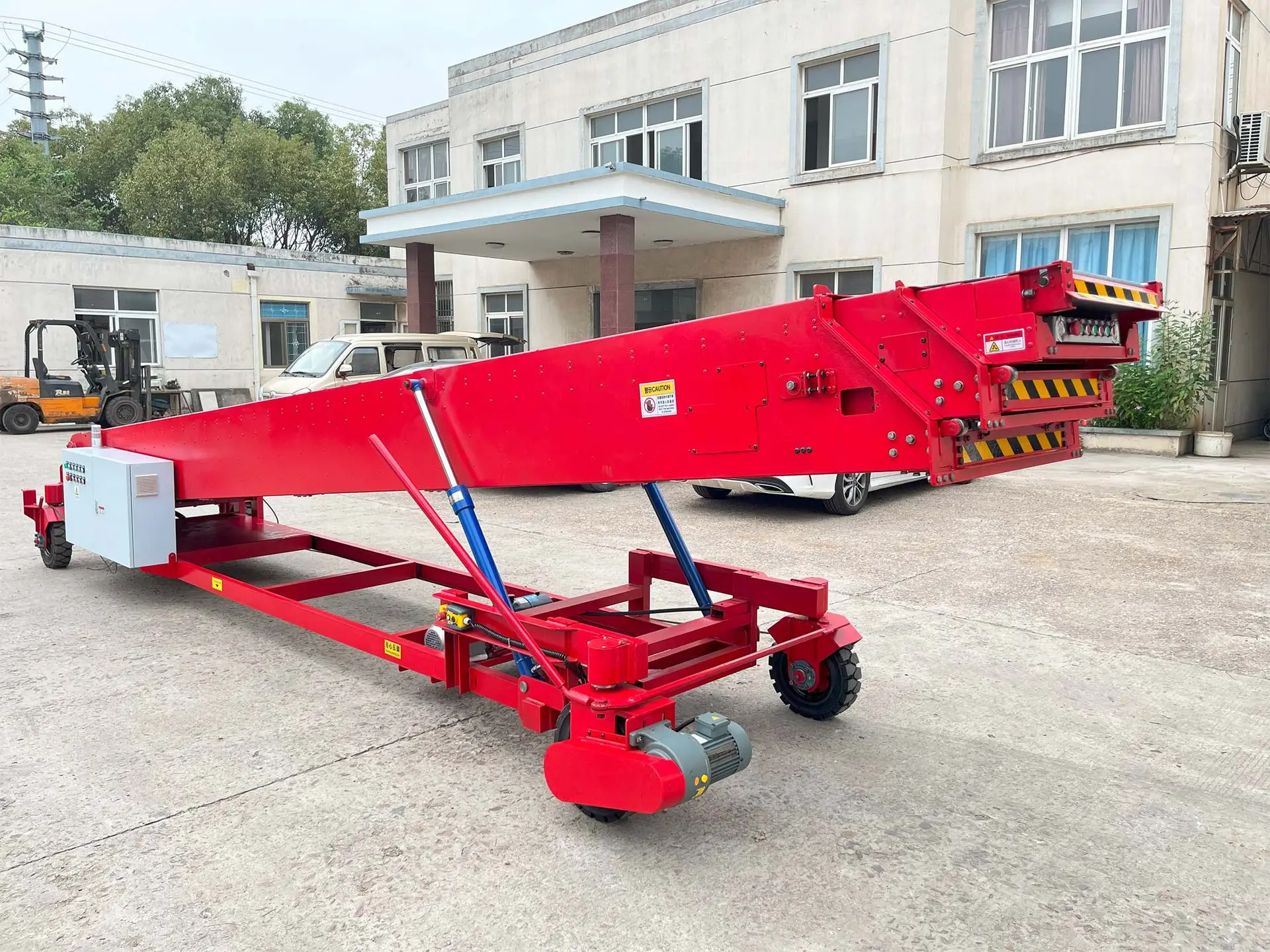 Telescopic Conveyor for Container Loading